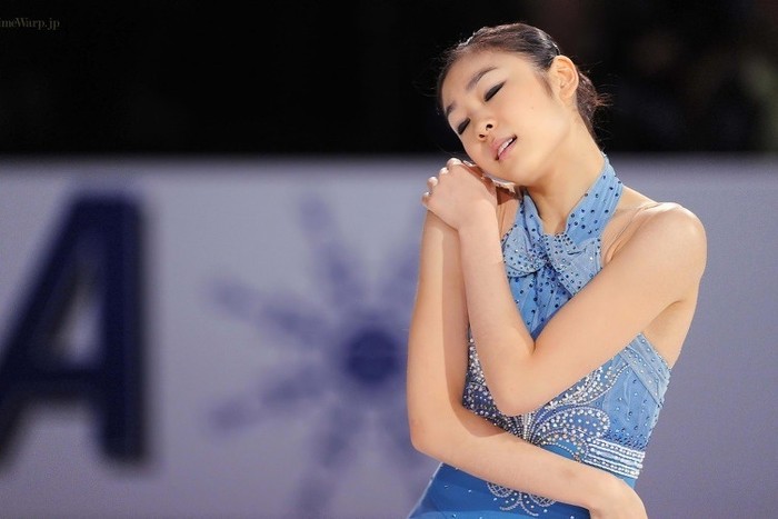 Tại giải vô địch trượt băng nghệ thuật Hàn Quốc tháng 3 năm 2003, cô bé Kim Yu-Na chưa đầy 13 tuổi đã giành ngôi vô địch nội dung đơn nữ. Huyền thoại trượt băng nghệ thuật chính thức trình làng.